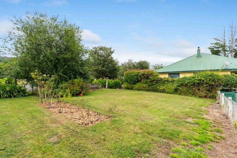 Photo of property in 332 Kuku East Road, Kuku, Manakau, 5570