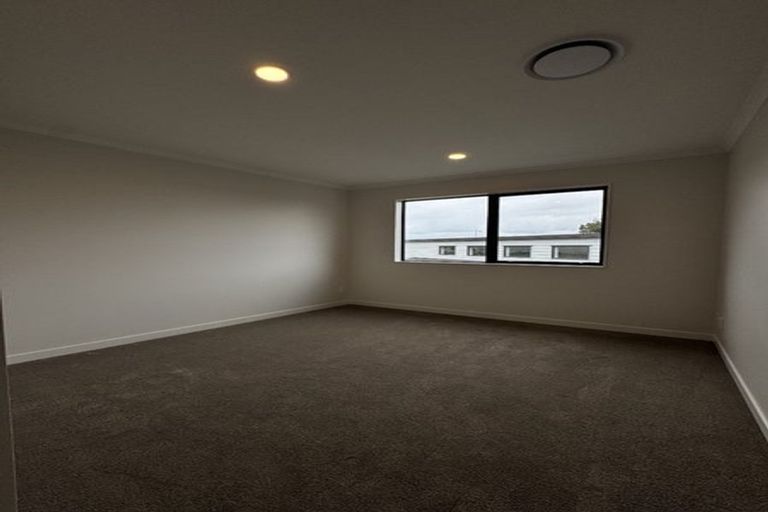 Photo of property in 3 Kikorangi Drive, Wainui, 0992