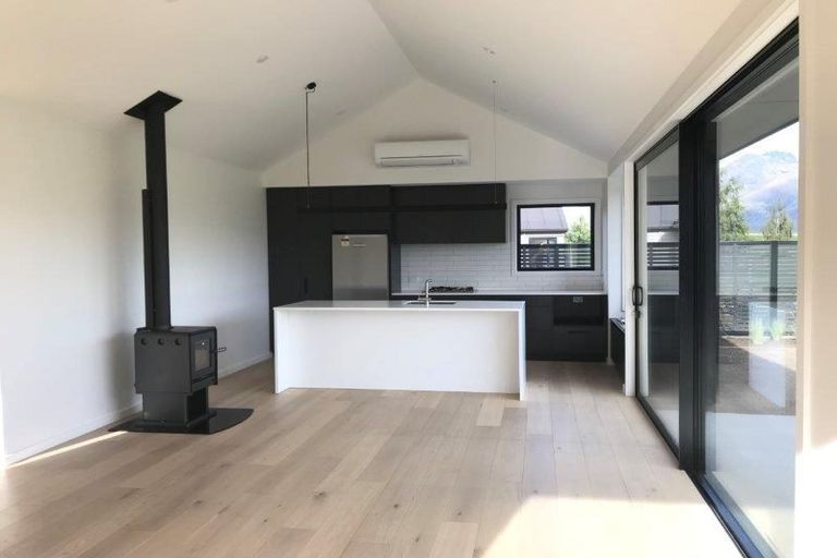 Photo of property in 5 Kotuku Lane, Jacks Point, Queenstown, 9371