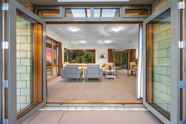 Photo of property in 3 Watlings Place, Kennedys Bush, Christchurch, 8025