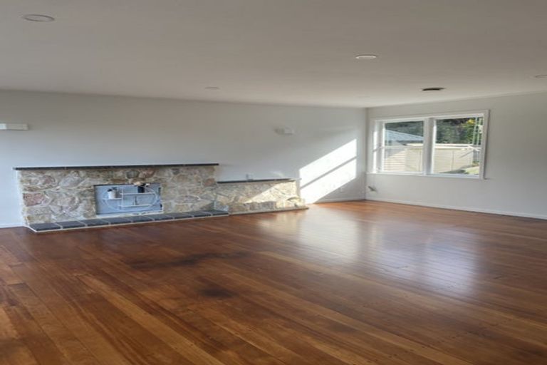 Photo of property in 105 Churchill Drive, Crofton Downs, Wellington, 6035