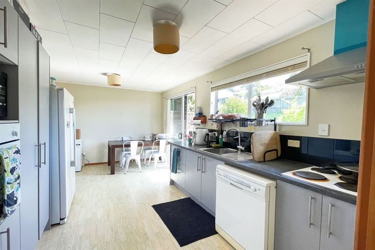 Photo of property in 11 Glenfinn Place, Massey, Auckland, 0614