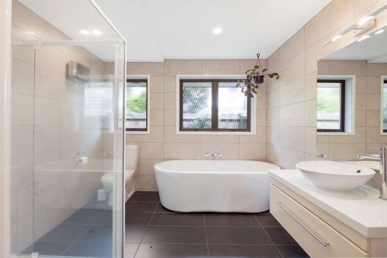 Photo of property in 19 Bengal Drive, Cashmere, Christchurch, 8022