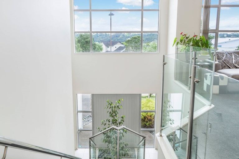 Photo of property in 24 Kittiwake Drive, Schnapper Rock, Auckland, 0632