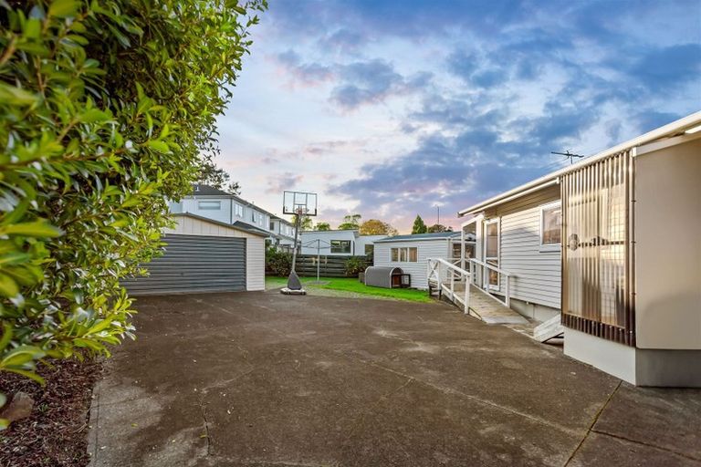 Photo of property in 14 Ascot Avenue, Henderson, Auckland, 0610