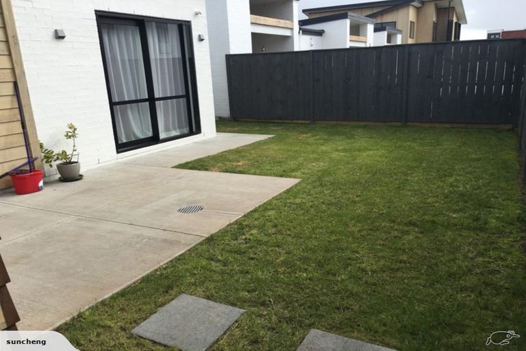Photo of property in 10 Grey Warbler Road, Hobsonville, Auckland, 0616