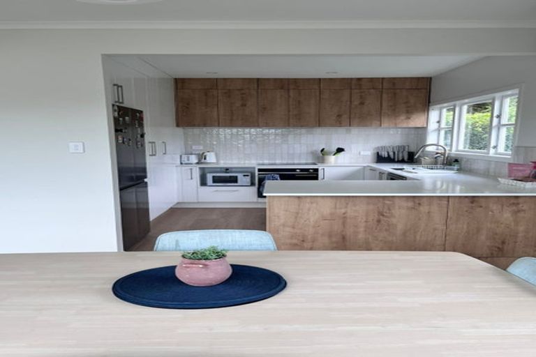 Photo of property in 36 Tio Tio Road, Miramar, Wellington, 6022