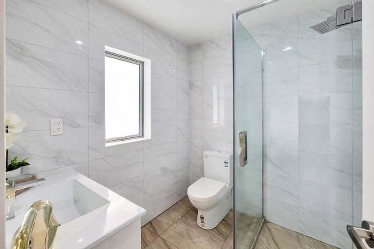 Photo of property in 285 Don Buck Road, Massey, Auckland, 0614