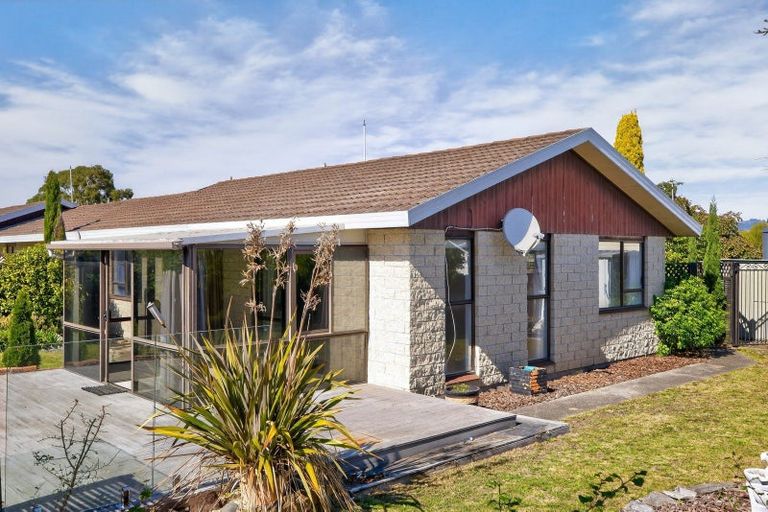 Photo of property in 2/70 Marlow Road, Aranui, Christchurch, 8061