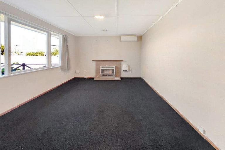 Photo of property in 32 Roberts Line, Kelvin Grove, Palmerston North, 4414