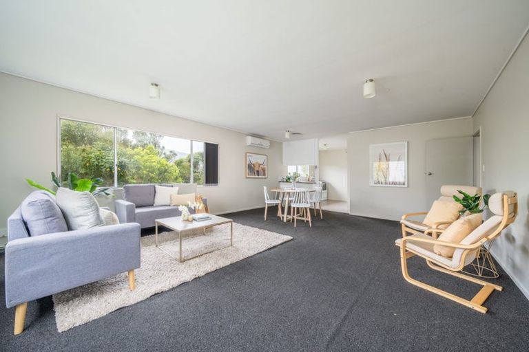 Photo of property in 32 Thurleigh Grove, Karori, Wellington, 6012