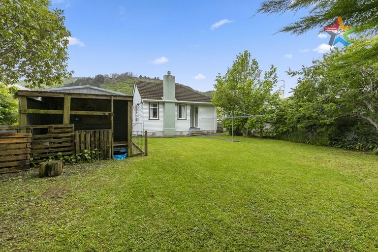 Photo of property in 8 Heath Street, Wainuiomata, Lower Hutt, 5014