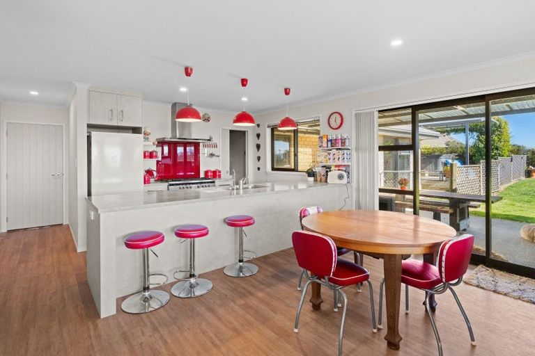 Photo of property in 30 Mountain View Drive, Manakau, Otaki, 5583