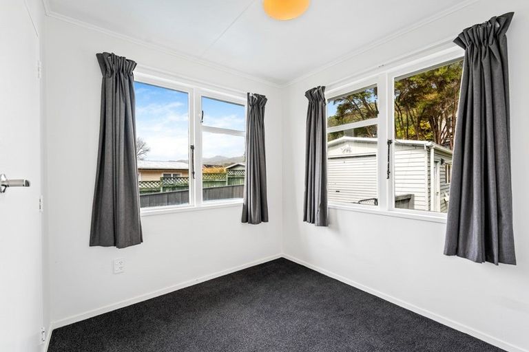 Photo of property in 33 Kairanga Crescent, Wainuiomata, Lower Hutt, 5014