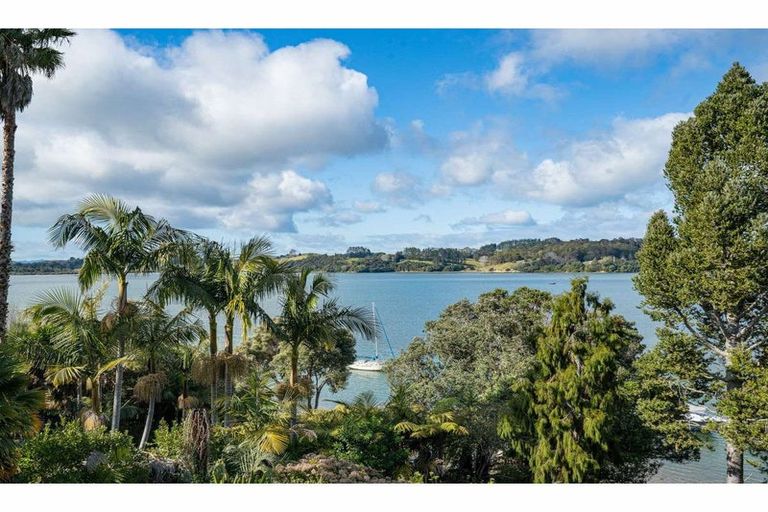 Photo of property in 34 Rangitane Loop Road, Kerikeri, 0294