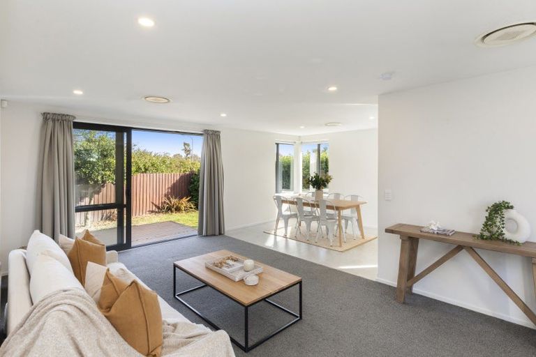 Photo of property in 2/18 Mervyn Drive, Avondale, Christchurch, 8061
