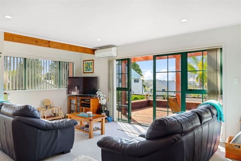 Photo of property in 11/485 Don Buck Road, Massey, Auckland, 0614