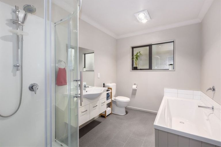 Photo of property in 17 Moonsail Drive, Whitby, Porirua, 5024