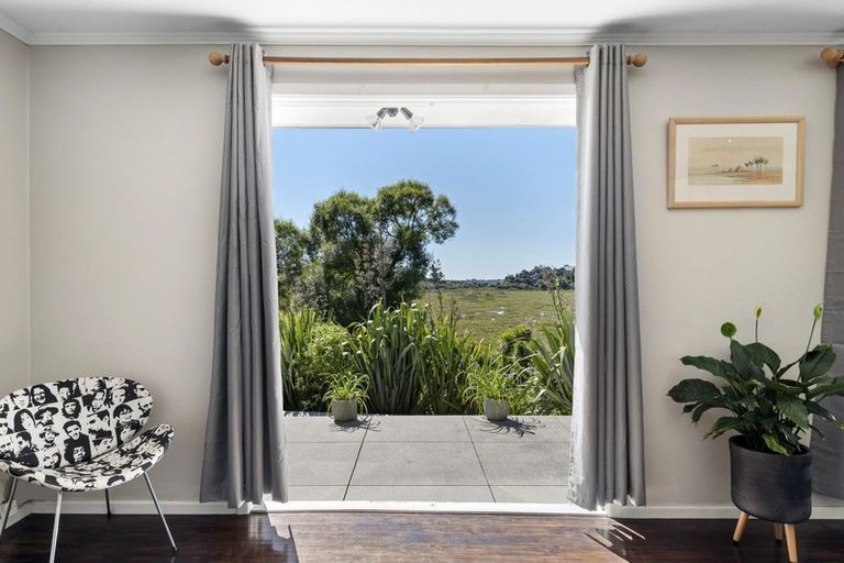 Photo of property in 1/39 St Peters Street, Northcote, Auckland, 0627