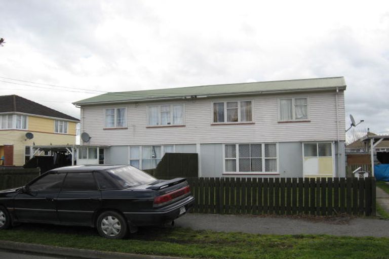 Photo of property in 50-52 Cameron Crescent, Masterton, 5810