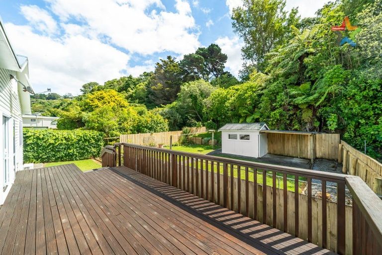 Photo of property in 28 Lincoln Avenue, Tawa, Wellington, 5028