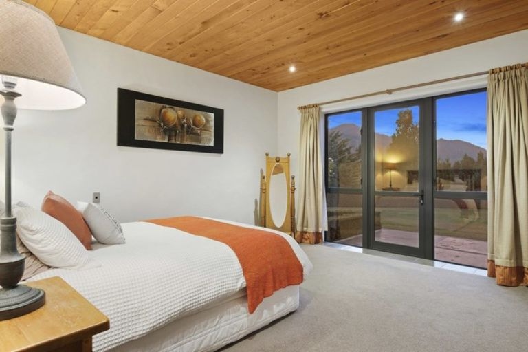 Photo of property in 24 Golf Course Road, Wanaka, 9305