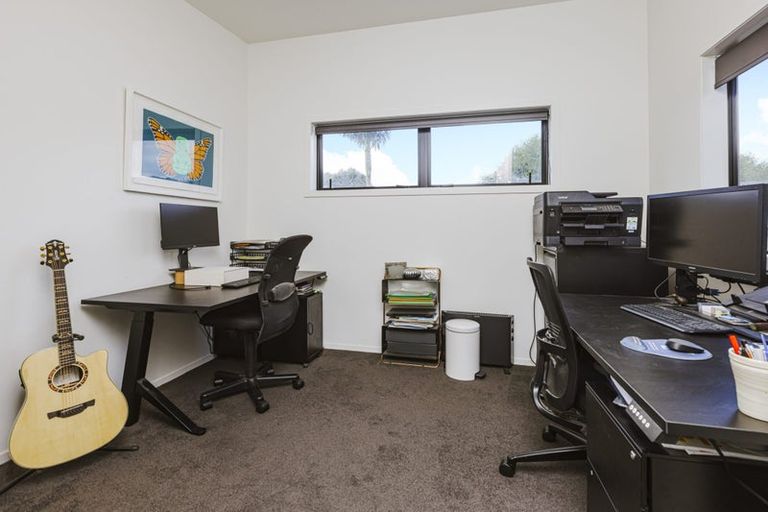 Photo of property in 15c Helga Crescent, Te Atatu Peninsula, Auckland, 0610