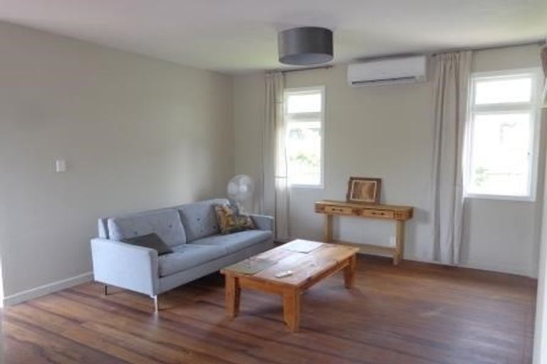 Photo of property in 29 Tahi Terrace, Glen Eden, Auckland, 0602