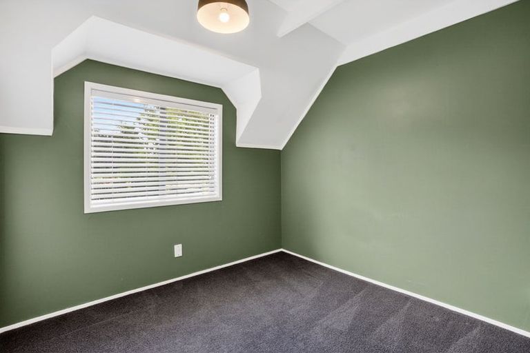 Photo of property in 3/4 Telstar Place, Beach Haven, Auckland, 0626