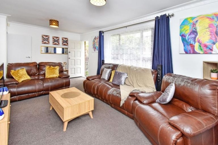 Photo of property in 2/14 Bendale Place, Papatoetoe, Auckland, 2025