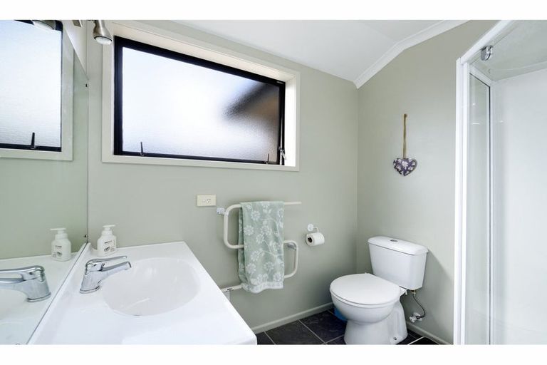 Photo of property in 10 Hollybush Drive, Brightwater, 7022