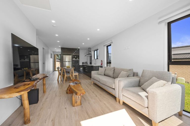 Photo of property in 16 Taupata Lane, Helensville, 0800