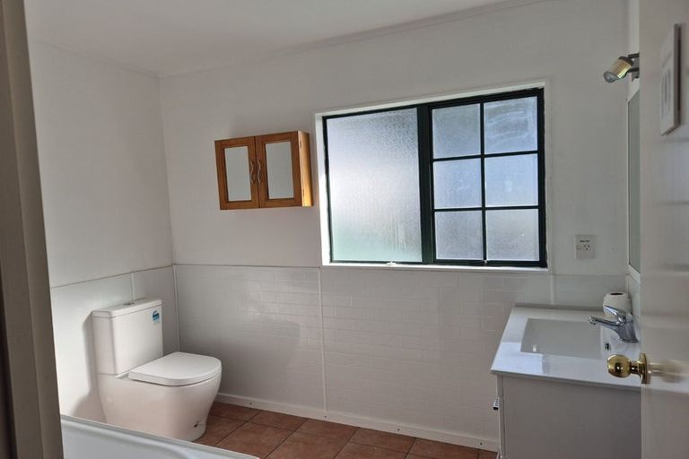 Photo of property in 42 Faraday Street, Hospital Hill, Napier, 4110