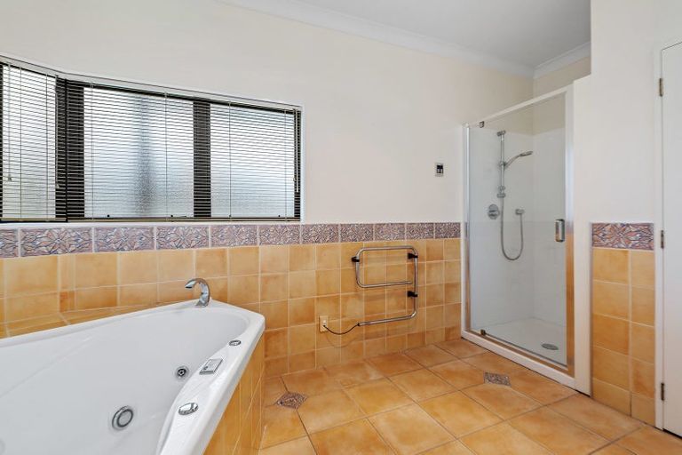 Photo of property in 31 Hoyte Place, Pukehangi, Rotorua, 3015