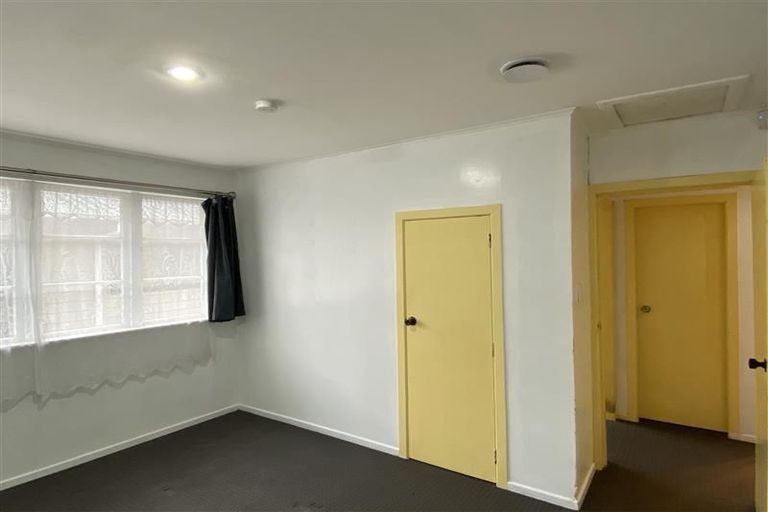 Photo of property in 1/32 Great South Road, Papakura, 2110