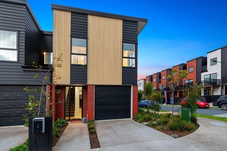 Photo of property in 2 Shortfin Place, Flat Bush, Auckland, 2019