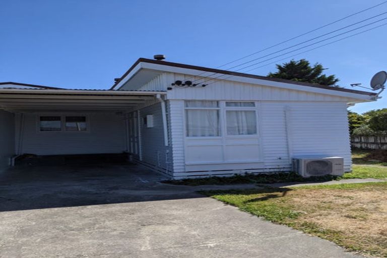 Photo of property in 9 Temuera Street, Otaki, 5512