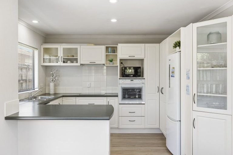 Photo of property in 53 Dalton Drive, Papamoa Beach, Papamoa, 3118