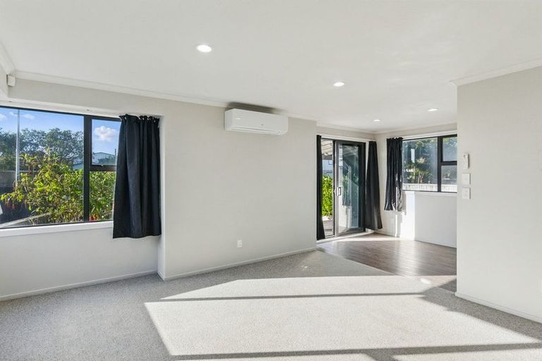 Photo of property in 30 Eruini Street, Waikanae Beach, Waikanae, 5036