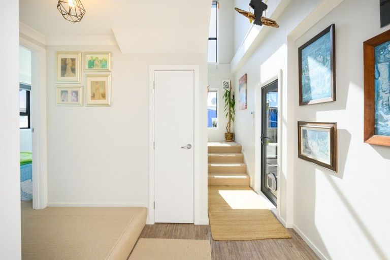 Photo of property in 17 Marine Parade South, Foxton Beach, Foxton, 4815