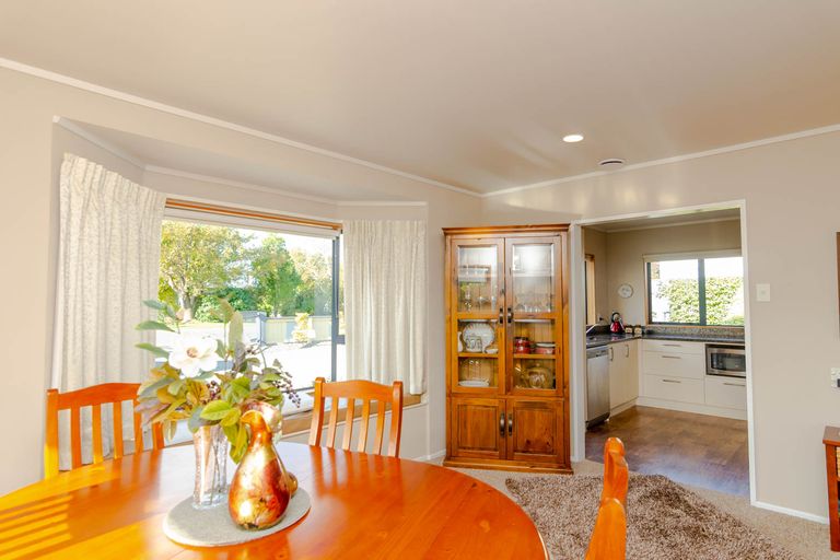 Photo of property in 62 Reading Street, Greytown, 5712