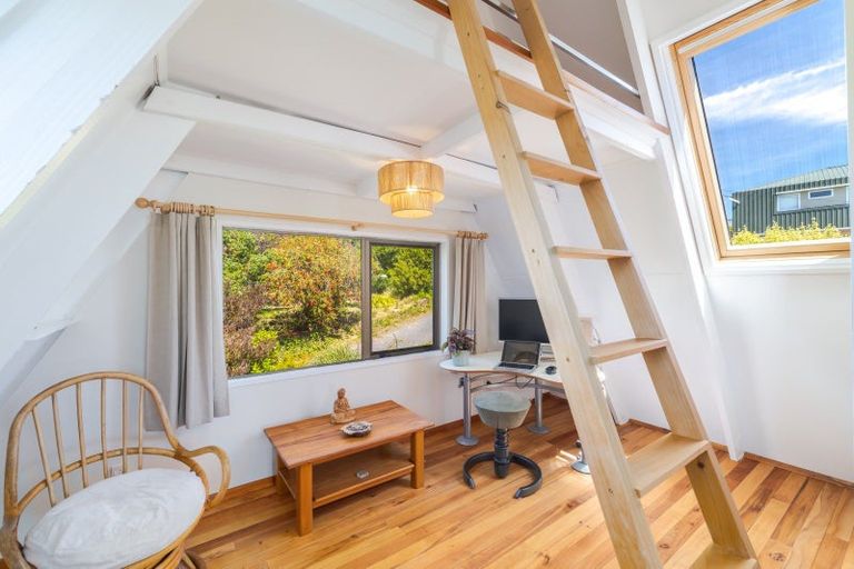 Photo of property in 23 Ranui Crescent, Diamond Harbour,  8971