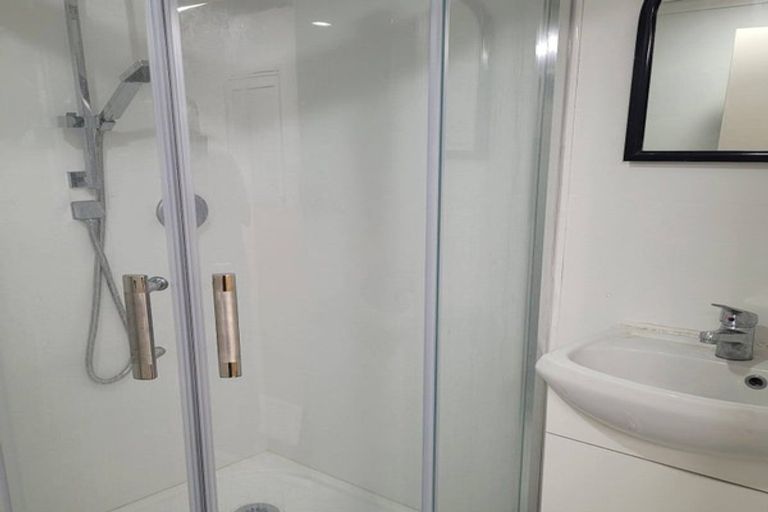 Photo of property in 32 Riverhills Avenue, Pakuranga Heights, Auckland, 2010