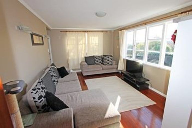Photo of property in 43b Moire Road, Massey, Auckland, 0614