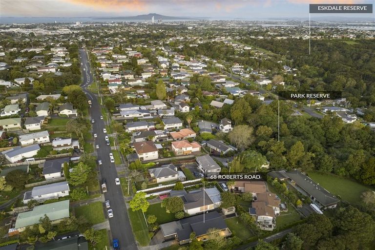 Photo of property in 68 Roberts Road, Glenfield, Auckland, 0629