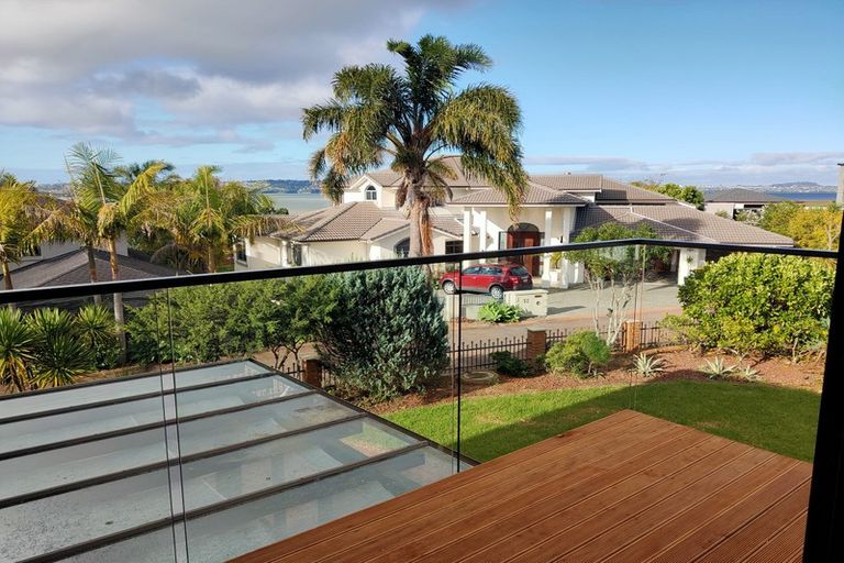 Photo of property in 27 Mansion Court, West Harbour, Auckland, 0618
