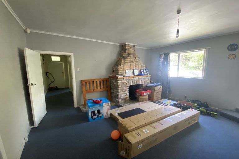 Photo of property in 87 Konini Road, Titirangi, Auckland, 0604