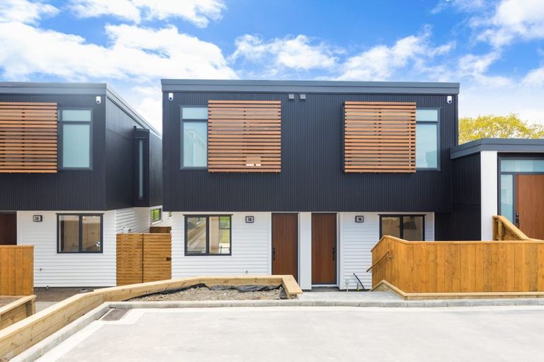 Photo of property in 9 Mokopiko Court, Beach Haven, Auckland, 0626