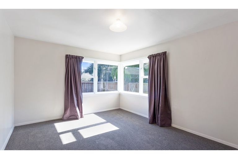 Photo of property in 74 Russley Road, Russley, Christchurch, 8042