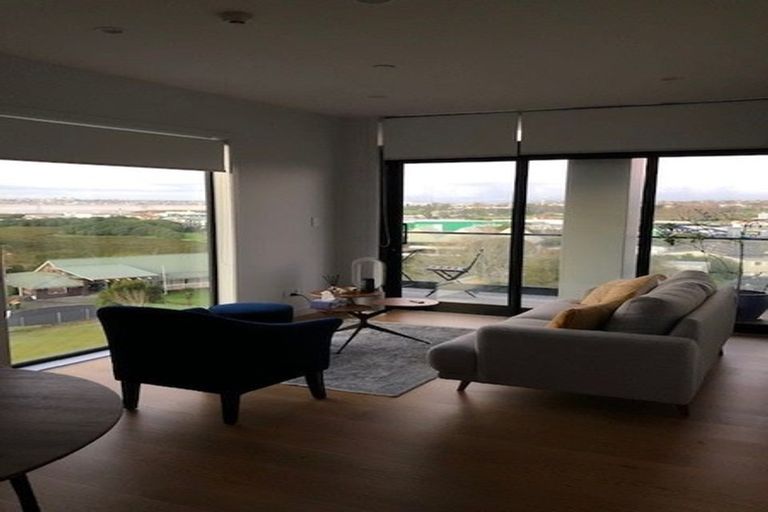 Photo of property in Frank Sargeson Apts, 407/80 Anzac Street, Takapuna, Auckland, 0622